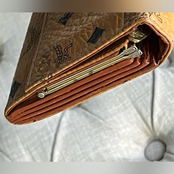 MCM Long Kisslock Leather Authentic Vintage wallet - Picture 4 of 16